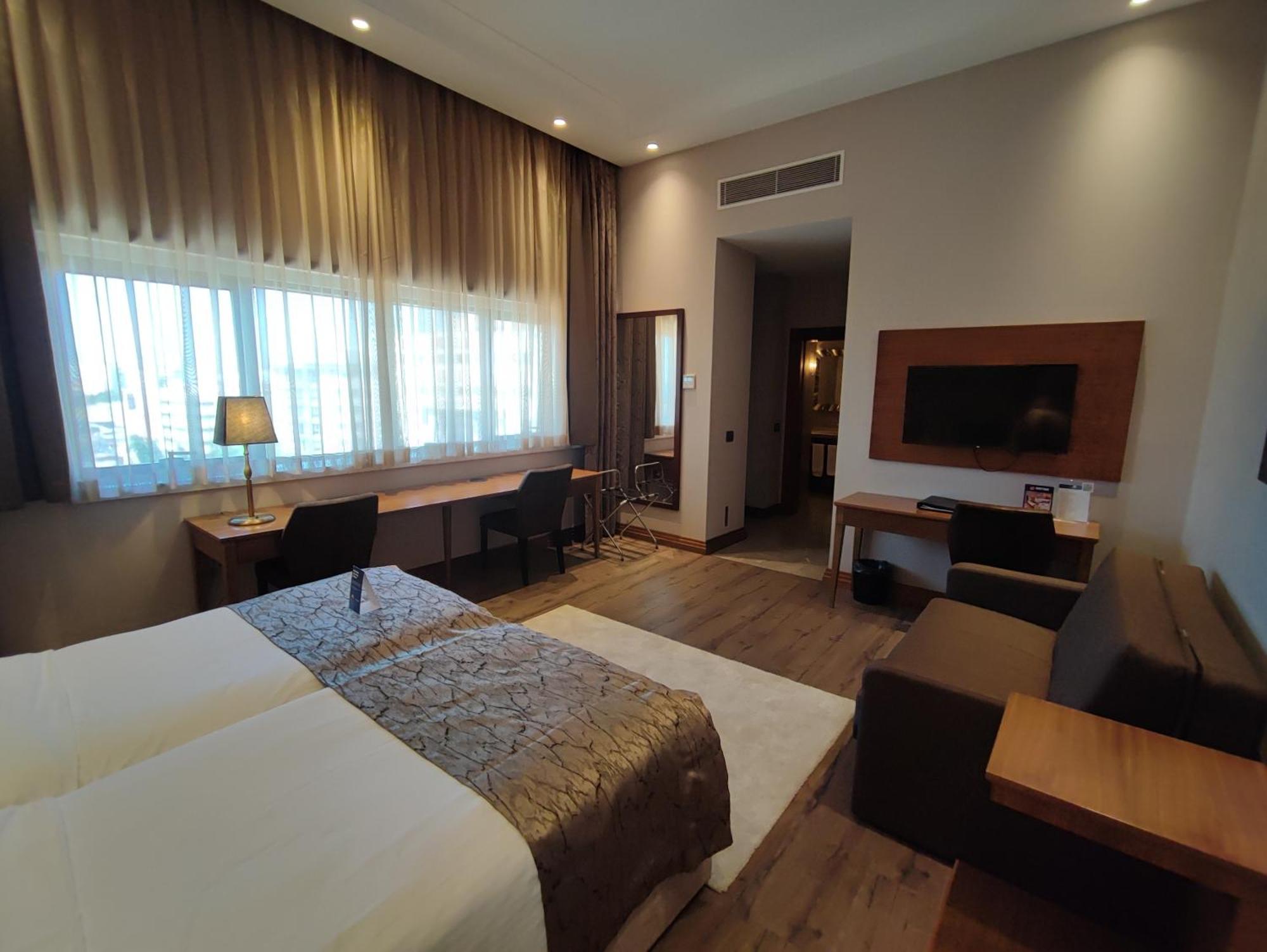 Days By Wyndham Maltepe Готель 4*